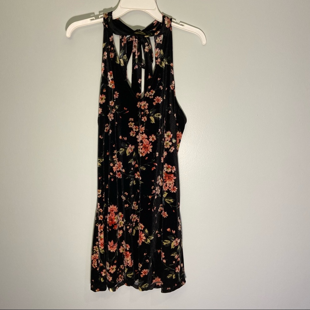 Lush mini velvet dress